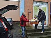 Příspěvek Chodova použije Potravinová banka na nákup chladicího vozu, potvrdil ředitel Milan Hloušek (vpravo).