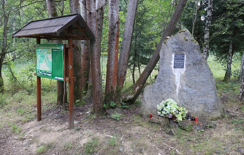 Ze zaniklého Smrkovce, vojenského výcvikového prostoru a raketové záklany.