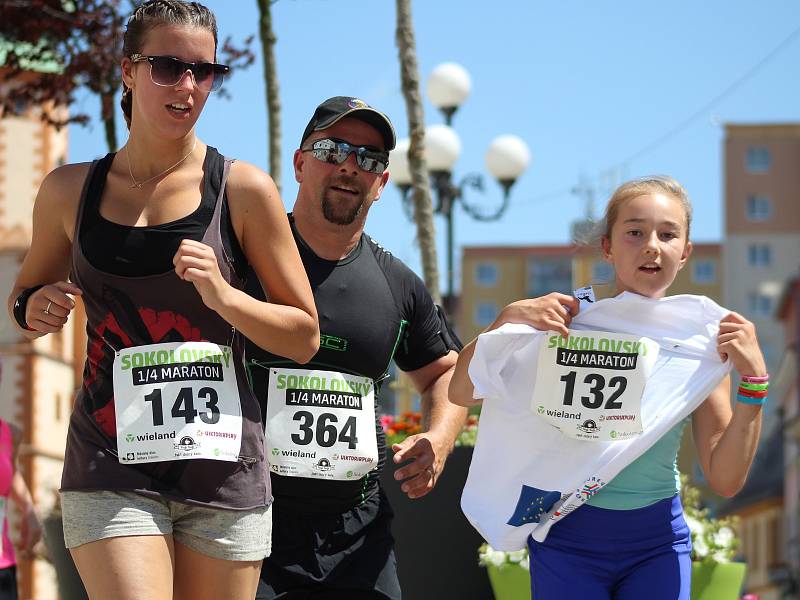 Čtvrtý ročník Sokolovského 1/4 maratonu přilákal na trať více než šest stovek běžců.