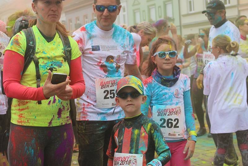 Sokolovský čtvrtmaraton, Barevný běh, Den s Policií ČR, Stezka skřítka Sokolníčka, koncerty nebo ohňostroje, to všechno byla letošní akce Hurá, prázdniny.