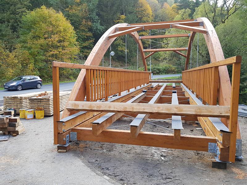 Nový most, který překlene řeku Svatavu