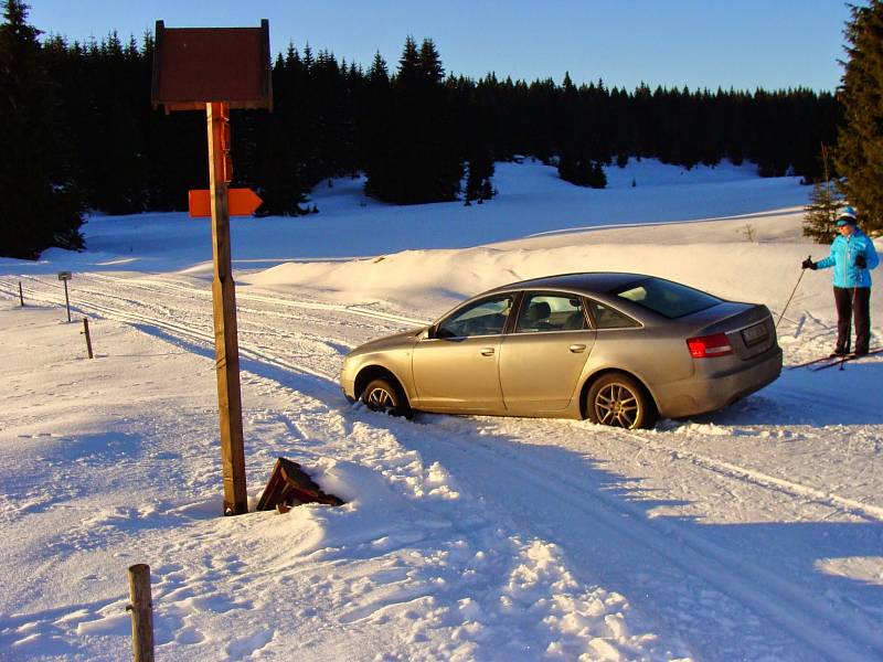 Audi rejdovalo na běžkařských trasách.