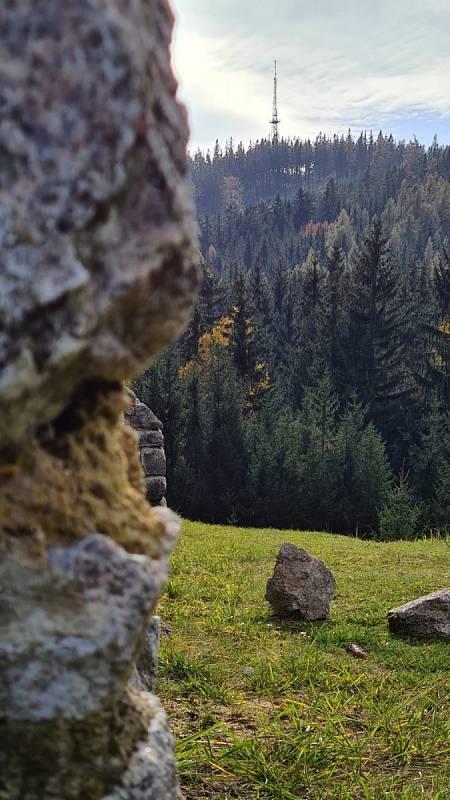 Výlet k ruinám kostela sv. Mikuláše u Hruškové.