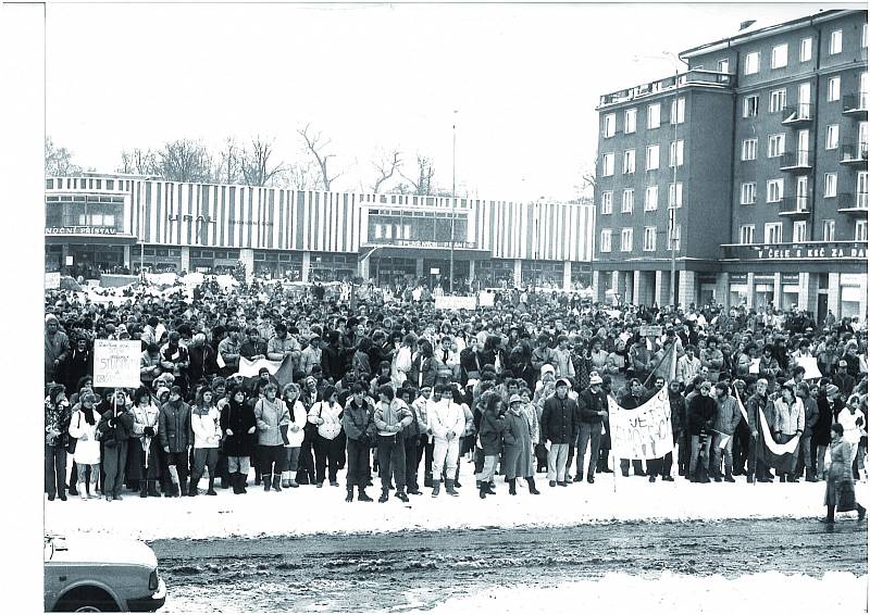Listopad 1989 v Sokolově.