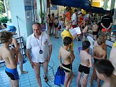 Sokolovští  záchranáři pořádají v plaveckém bazénu i závody mladých záchranářů. Tento měsíc zde přivítají nové adepty na plavčíky. 