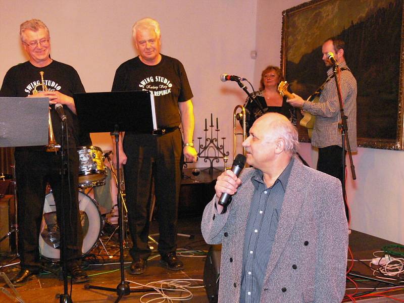 Loketské Jazzové jaro odstartovalo ve středu večer v Rytířském sále na hradě Loket.