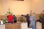 Až do konce prosince se můžete v klášterním kostele inspirovat vánočními stromky, které ozdobily sokolovské mateřinky, základní a střední školy, DDM, městská knihovna, zuška či Sokolík.