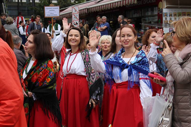 Soubory se představily v rámci mezinárodního folklorního festivalu.