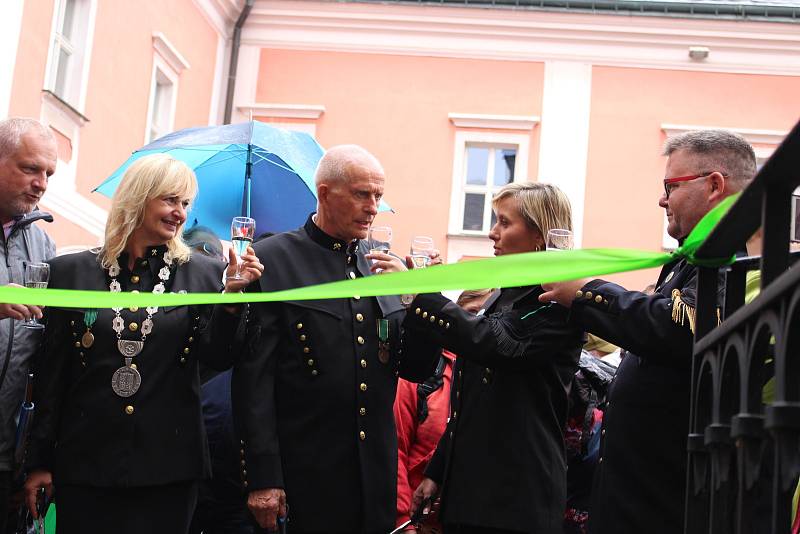 Expozice ve sklepení byla slavnostně otevřena v rámci zahájení Dnů evropského dědictví a současně v rámci oslavy Dne horníků.