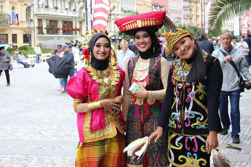 Soubory se představily v rámci mezinárodního folklorního festivalu.