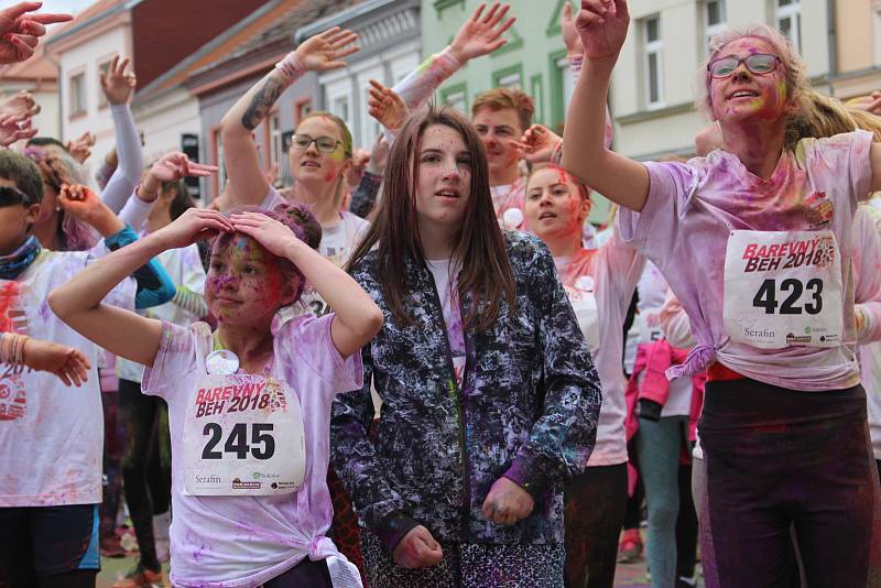 Sokolovský čtvrtmaraton, Barevný běh, Den s Policií ČR, Stezka skřítka Sokolníčka, koncerty nebo ohňostroje, to všechno byla letošní akce Hurá, prázdniny.