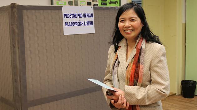 Rodačka z Hanoje ve Vietnamu Ngoc Thuy Le volila v roce 2017 v Česku poprvé, poté, co dostala české občanství.  