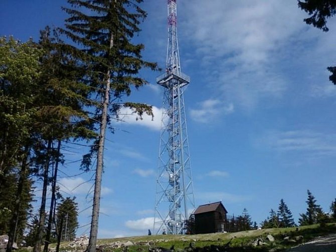 Krudum je rozhledna, která se nachází na jihovýchodním vrcholu hory Krudum ve Slavkovském lese v Karlovarském kraji.