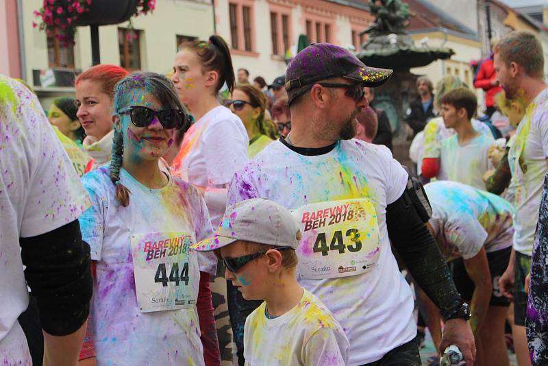 Sokolovský čtvrtmaraton, Barevný běh, Den s Policií ČR, Stezka skřítka Sokolníčka, koncerty nebo ohňostroje, to všechno byla letošní akce Hurá, prázdniny.