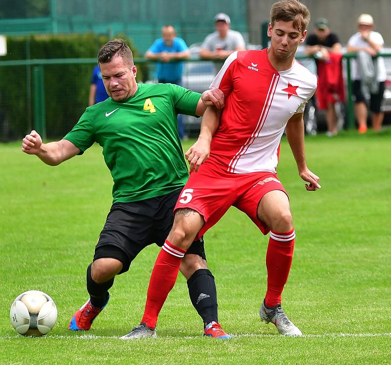 Derby s karlovarskou Slavií přetavila ve výhru 2:1 Březová,  které trefil tři body v 90. minutě střídající záložník Dan Krlička.