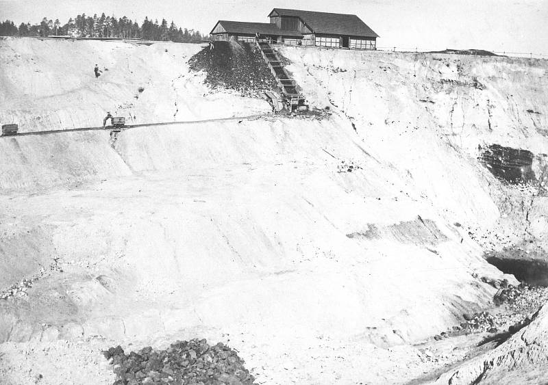 Unikátní fotografie ukazují historii nejen Medardu, ale i celého Sokolovska