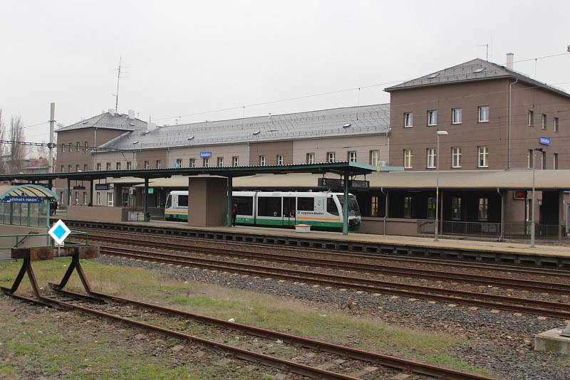 Opravená nádražní budova na sokolovském nádraží