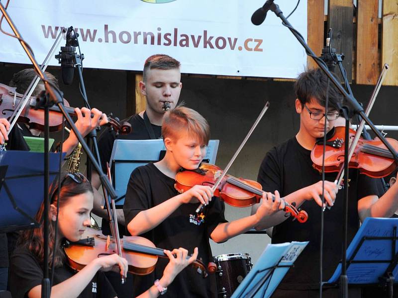 Mini ZUŠ Open pořádala v loňském roce Základní umělecká škola Horní Slavkov v Lokti i ve Slavkově.