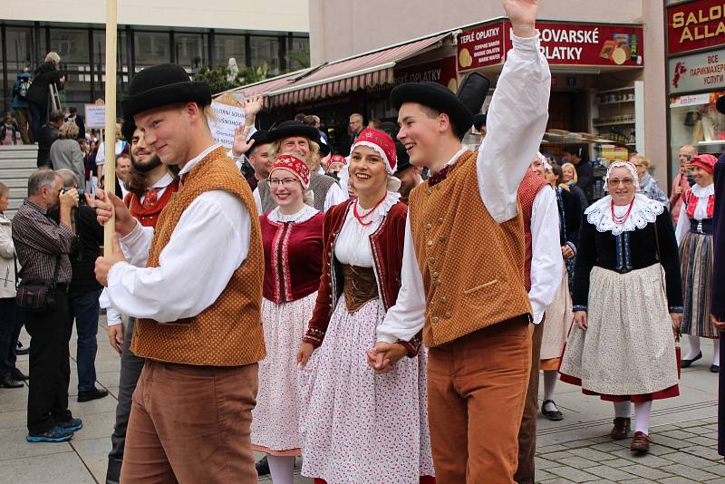 Soubory se představily v rámci mezinárodního folklorního festivalu.