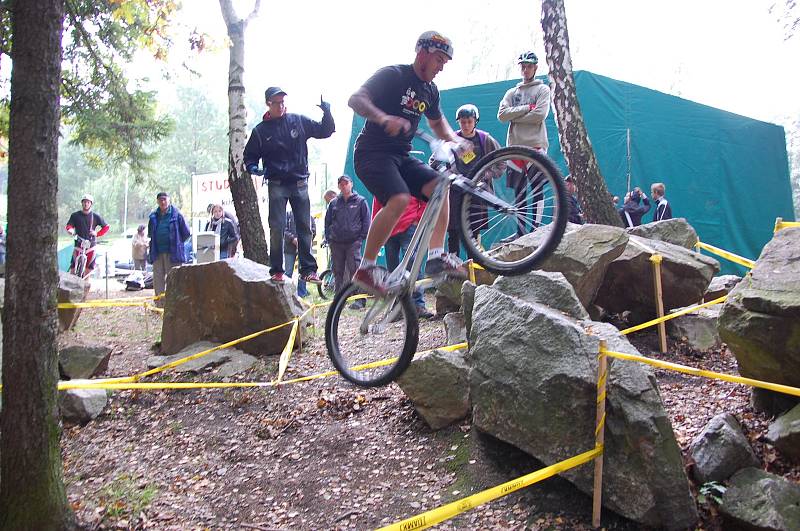 Biketrial v Březové.