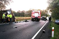 Vážná dopravní nehoda na silnici mezi Starým Sedlem a Sokolovem.