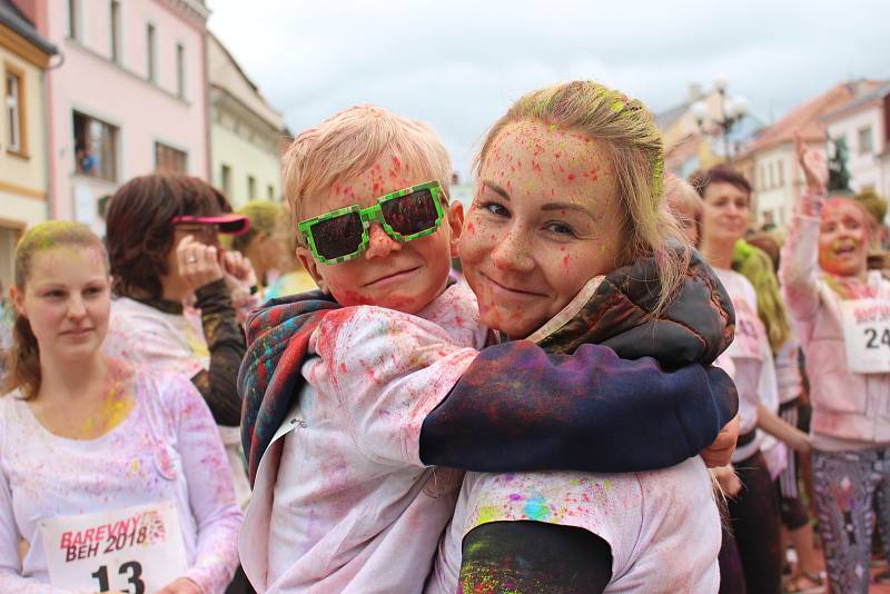 Sokolovský čtvrtmaraton, Barevný běh, Den s Policií ČR, Stezka skřítka Sokolníčka, koncerty nebo ohňostroje, to všechno byla letošní akce Hurá, prázdniny.