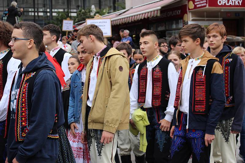 Soubory se představily v rámci mezinárodního folklorního festivalu.