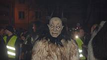 Pekelníci vytáhli do ulic tisíce lidí, Sokolovem prošel krampus