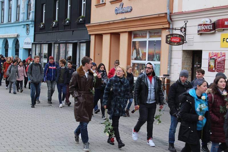 Pochod studentů a veřejnosti