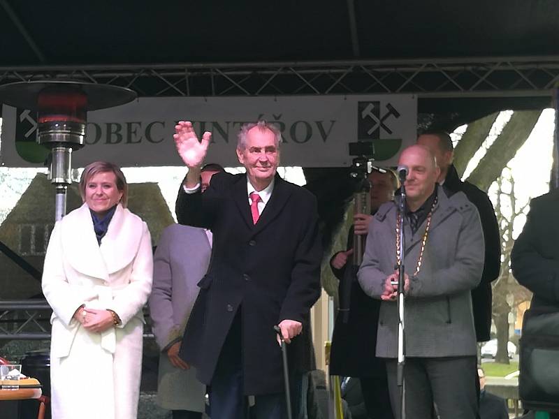 Prezident Miloš Zeman ve Vintířově na Sokolovsku.