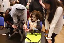 PODÍVEJTE SE: Halloween v Kraslicích zavedl děti do sklepa plného strašidel