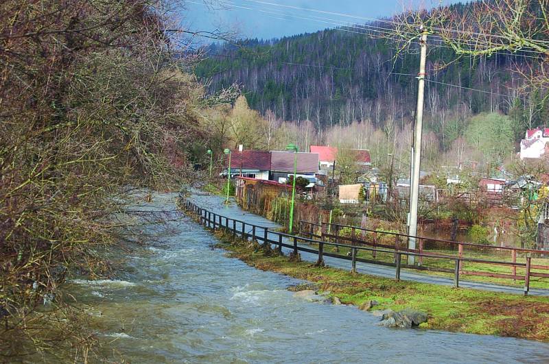 ZÁPLAVY nejvíce postihly zahrady u pěší zóny. Jejich nájemci dosáhli snížení ceny.