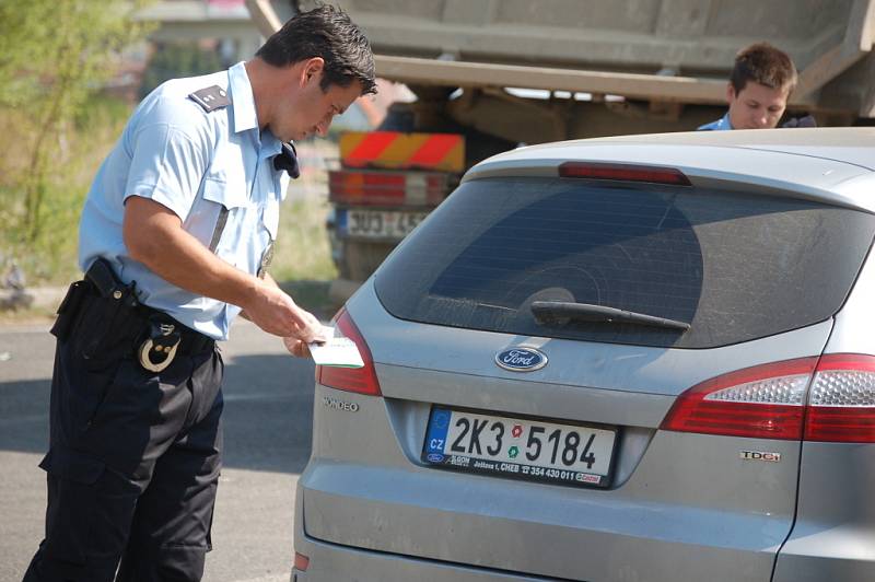 Policejní akce na silnici I/6 u Sokolova.