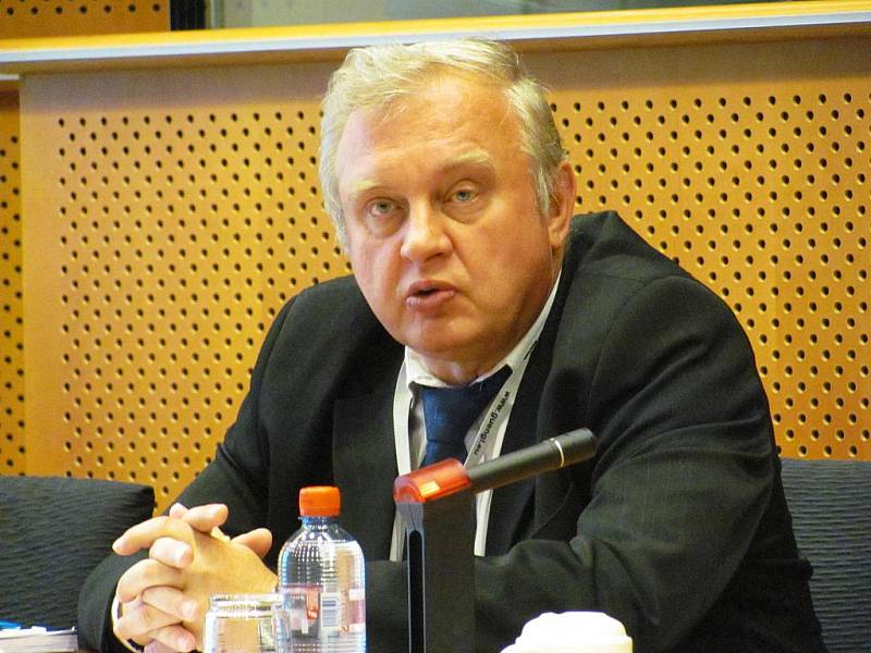 EUROPOSLANEC Miloslav Ransdorf.