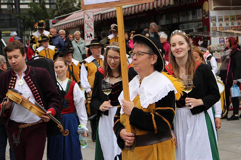 Soubory se představily v rámci mezinárodního folklorního festivalu.