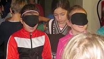 Den bílé hole mohli lidé využít k návštěvě TyfloCentra. O životě nevidomých se tam informovali i školáci ze ZŠ Běžecká.