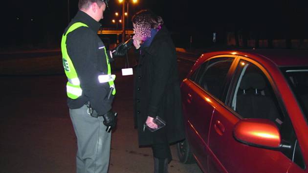 POLICIE se zaměřila především na přítomnost alkoholu za volantem. Opilých řidičů chytila celkem pět.