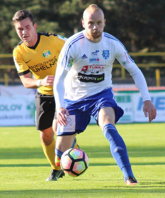 Fotbalisté FK Baník Sokolov porazili ve vloženém 27. kole na svém hřišti 1. SC Znojmo 1:0.