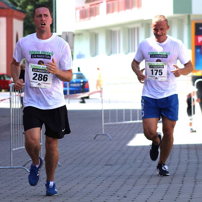 Čtvrtý ročník Sokolovského 1/4 maratonu přilákal na trať více než šest stovek běžců.