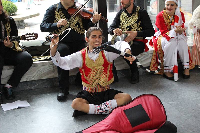 Soubory se představily v rámci mezinárodního folklorního festivalu.