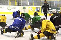 Hokejisté Baníku vyjeli v úterý poprvé na led