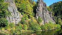 Svatošské skály jsou národní přírodní památka na rozhraní okresů Karlovy Vary a Sokolov.