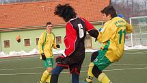 Zimní turnaj SSZ: FK Baník Sokolov U17 - Spartak Chodov B (v černo - červeném)