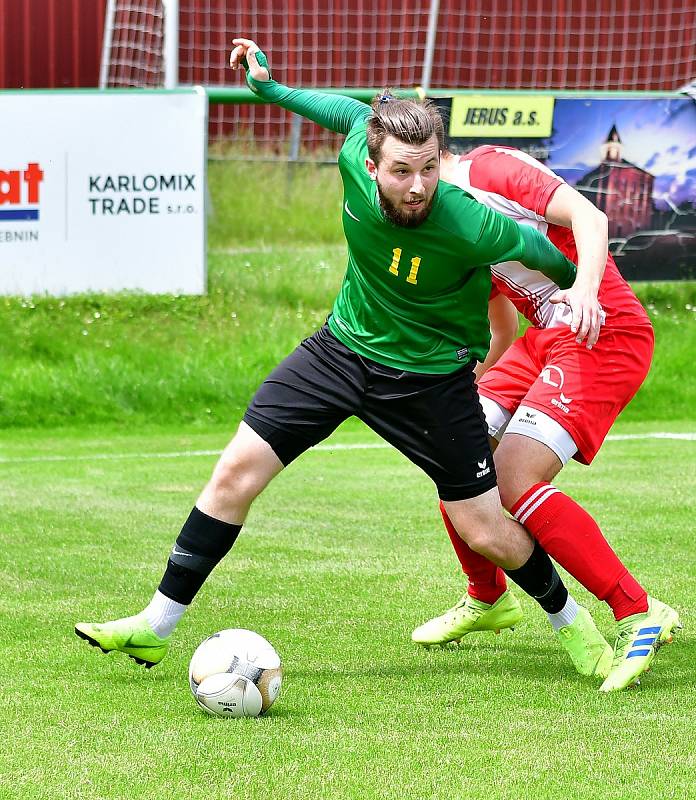 Derby s karlovarskou Slavií přetavila ve výhru 2:1 Březová,  které trefil tři body v 90. minutě střídající záložník Dan Krlička.