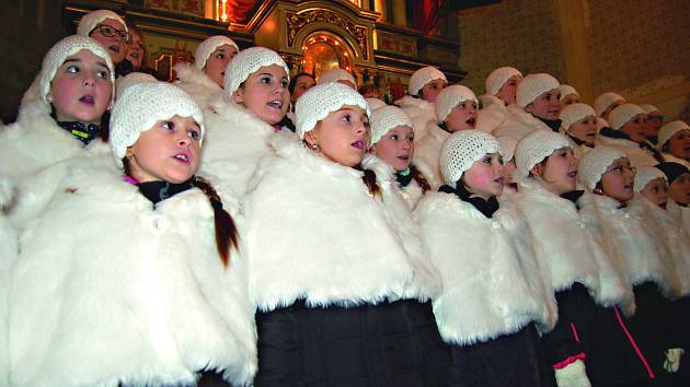 Andílci zazpívali pro Nadační fond Ještěřice