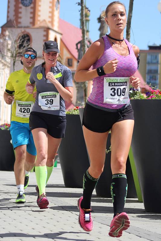 Čtvrtý ročník Sokolovského 1/4 maratonu přilákal na trať více než šest stovek běžců.