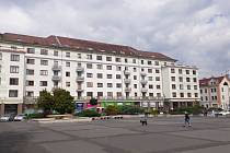 Městské byty na sokolovském náměstí Budovatelů