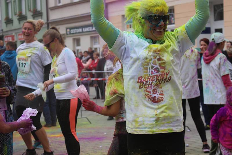 Sokolovský čtvrtmaraton, Barevný běh, Den s Policií ČR, Stezka skřítka Sokolníčka, koncerty nebo ohňostroje, to všechno byla letošní akce Hurá, prázdniny.