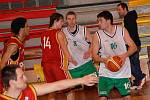 II. basketbalová liga: BK Sokolov - Sršni Písek (v červeném)