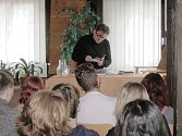 Jakub Řehák, básník, esejista, držitel ceny Magnesia Litera, se představil v rámci projektu Spisovatelé do knihoven.